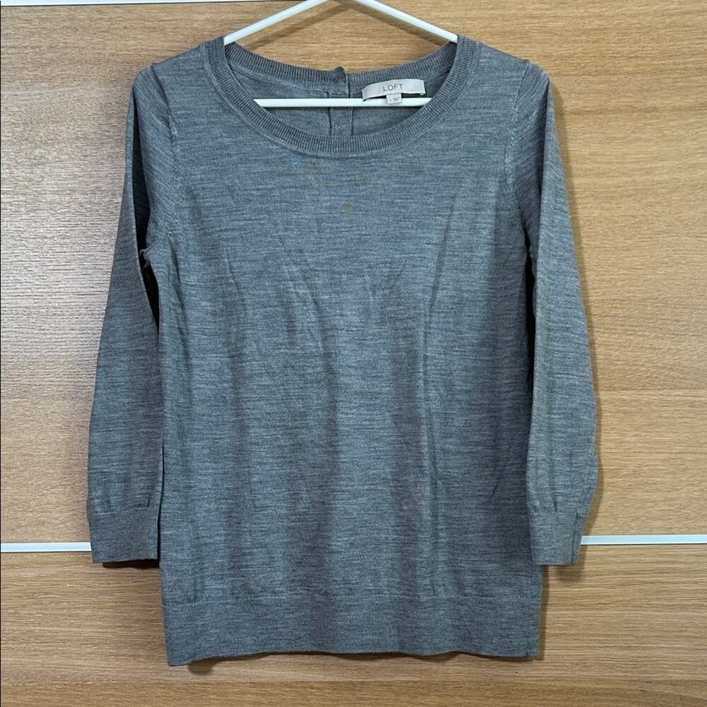 LOFT light Gray Women's Sz L 30% wool sweater back button close lightweight